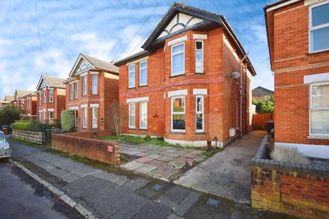 38b Gerald Road, Bournemouth, BH3 7JZ
