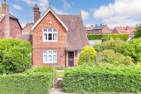 2 bedroom detached house for sale, Brenchley Road, Horsmonden, Tonbridge, Kent