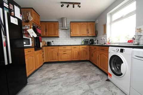 20 Cae Porth, Llangynidr, Crickhowell, NP8 1NL