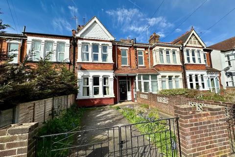 3 bedroom terraced house for sale, Surbiton Road, Southend on Sea, Essex, SS2 4NR