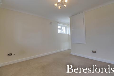 2 bedroom end of terrace house for sale, Willingale Close, Hutton, CM13