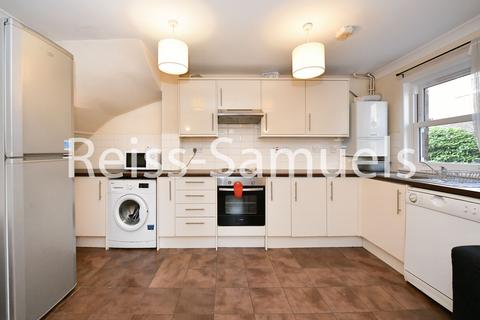 5 bedroom townhouse to rent, Lockesfield Place, London E14