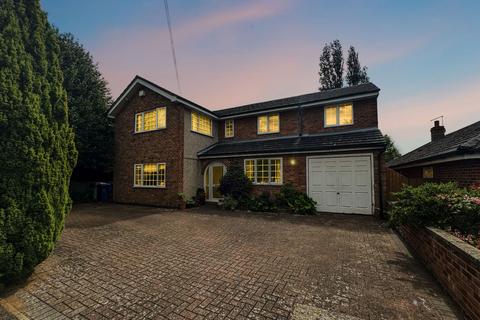 4 bedroom detached house for sale, Windermere Road, Kettering NN16