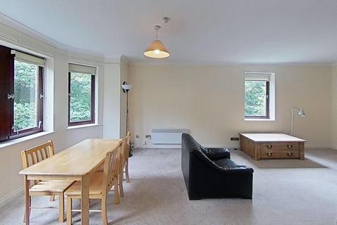 3 bedroom flat to rent, Addison Road, Kirklee, Glasgow, G12