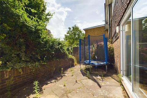 18 Bracewood Gardens, Croydon, CR0 5JL