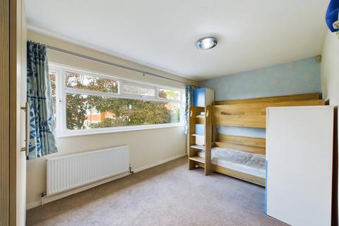 18 Bracewood Gardens, Croydon, CR0 5JL