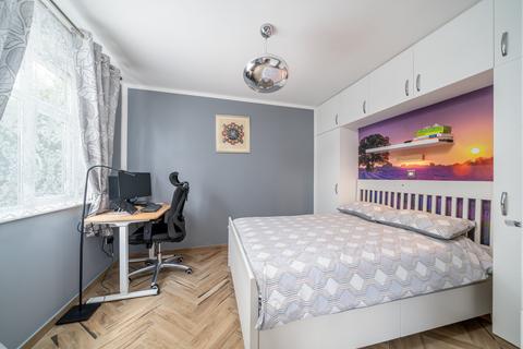 8 Moore Road, London, SE19 3RA