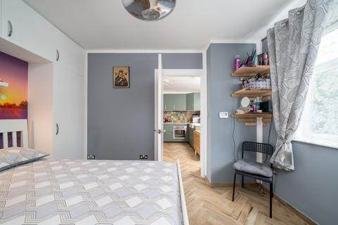 8 Moore Road, London, SE19 3RA