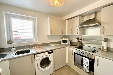 2 bedroom flat for sale, Banks Way, Catcliffe, Rotherham, S60 5WR