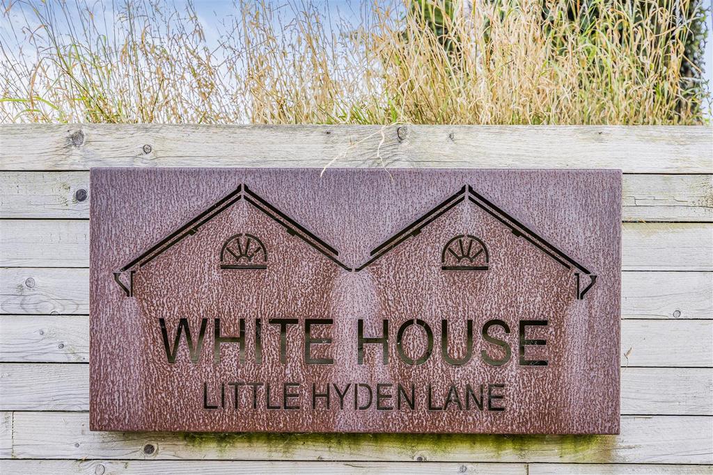 The White House, Little Hyden Lane, Clanfield-Port