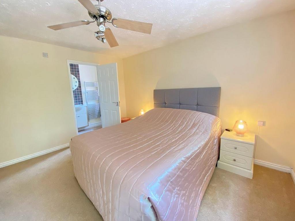 Principal bedroom