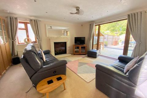 4 bedroom detached house to rent, Broadway Park Close, Derby DE22