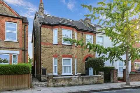 3 bedroom maisonette for sale, Robinson Road, London SW17