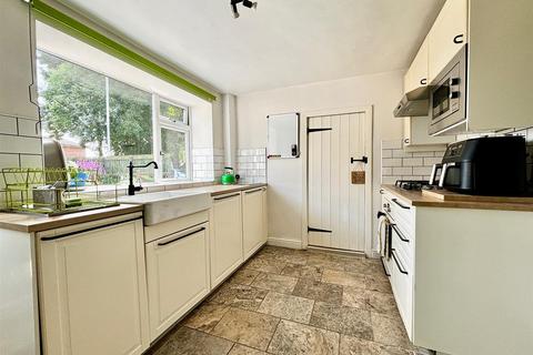 2 bedroom cottage for sale, High Street, Kippax, Leeds, LS25