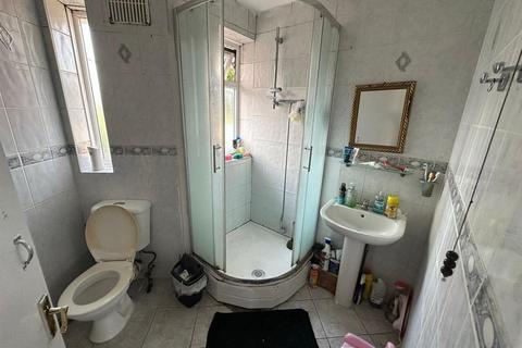 3 bedroom maisonette for sale, Green Lane, Hounslow