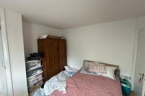 3 bedroom maisonette for sale, Green Lane, Hounslow