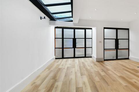 45 Scarcroft Hill, York, YO24 1DF