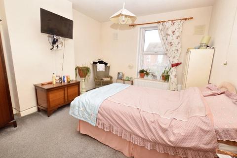 3 bedroom townhouse for sale, Leeds Road, Wakefield, West Yorkshire