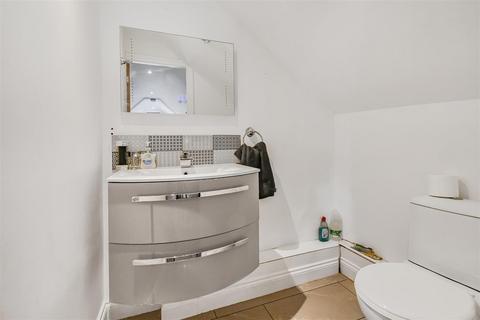Knavesmire House, 4 Campleshon Road, York, YO23 1PE