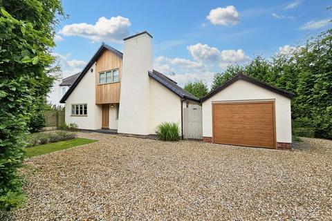 3 bedroom detached house to rent, Arthog Road, Hale