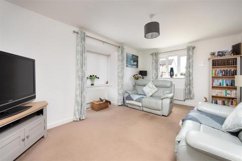 15 Swift Drive, Trowbridge, BA14 7FR