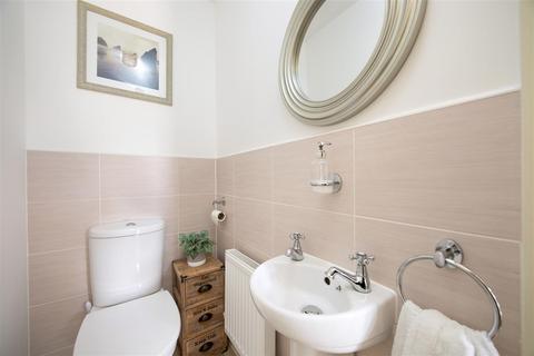 15 Swift Drive, Trowbridge, BA14 7FR