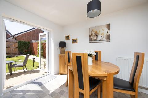15 Swift Drive, Trowbridge, BA14 7FR