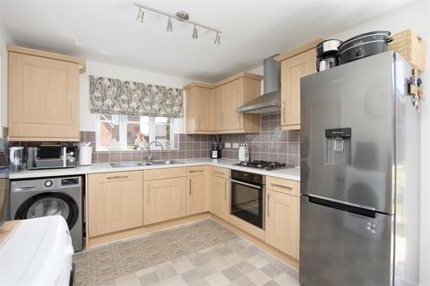15 Swift Drive, Trowbridge, BA14 7FR
