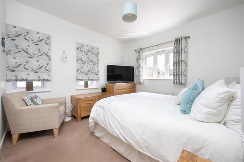 15 Swift Drive, Trowbridge, BA14 7FR