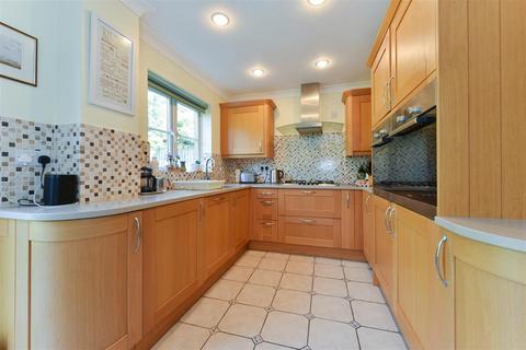 1 Hillside, Whitchurch, RG28 7SN