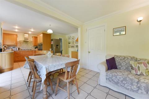 1 Hillside, Whitchurch, RG28 7SN