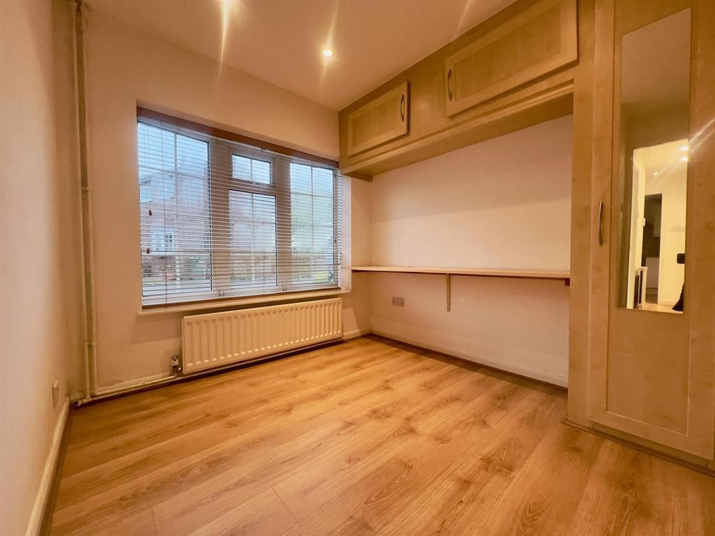 Bedroom 4.jpg