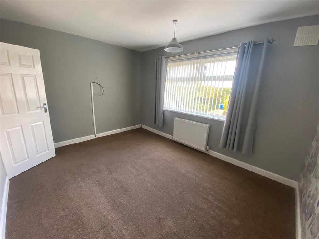 Bedroom 1.jpg