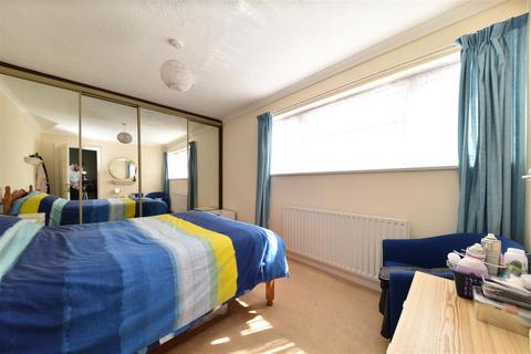 3 bedroom end of terrace house for sale, Ripon Road, Stevenage