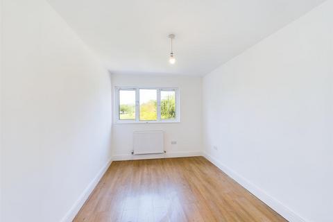 16 Beatrice Close, Pinner, HA5 2QB
