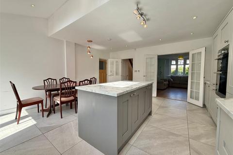 205 White Road, Quinton, Birmingham, B32 2SY