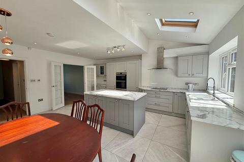 205 White Road, Quinton, Birmingham, B32 2SY