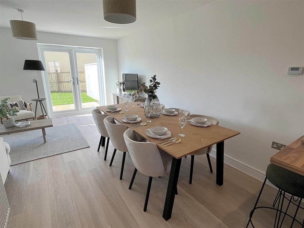 Dining Area.jpg