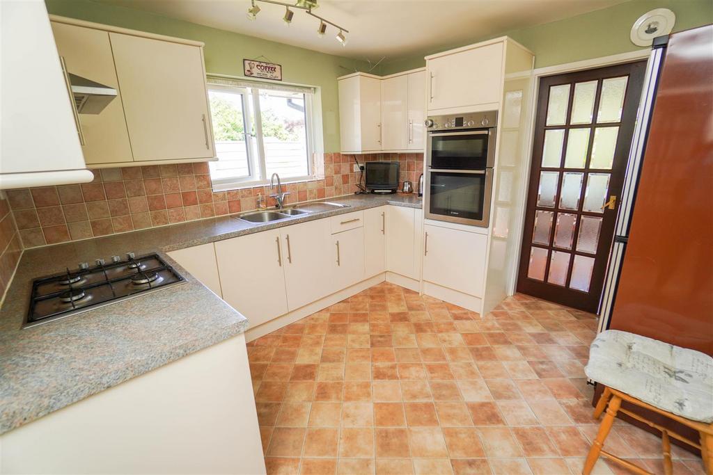 KITCHEN 1 (1 of 1).jpg
