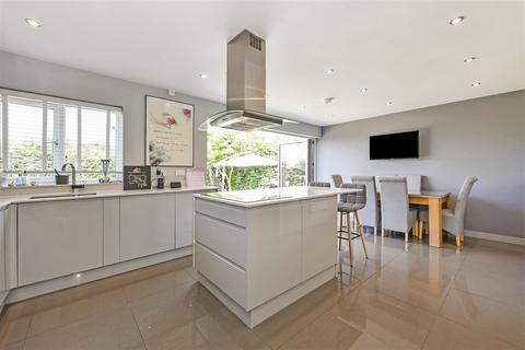 4 bedroom detached house for sale, Newcomb Close, Andover