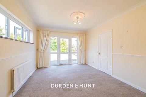 14 Berwick Road, Rainham, RM13 9QU