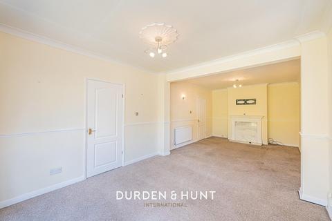 14 Berwick Road, Rainham, RM13 9QU
