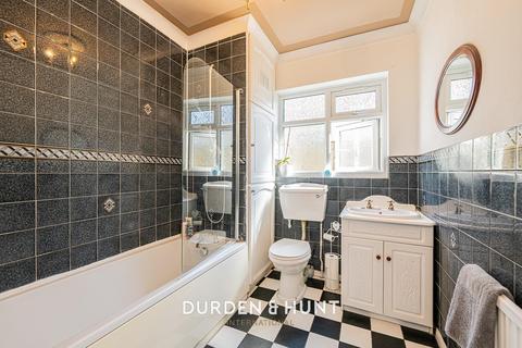 14 Berwick Road, Rainham, RM13 9QU