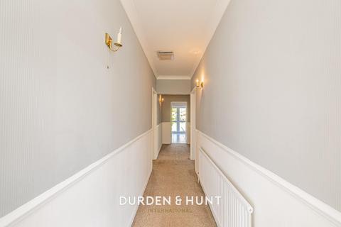 14 Berwick Road, Rainham, RM13 9QU