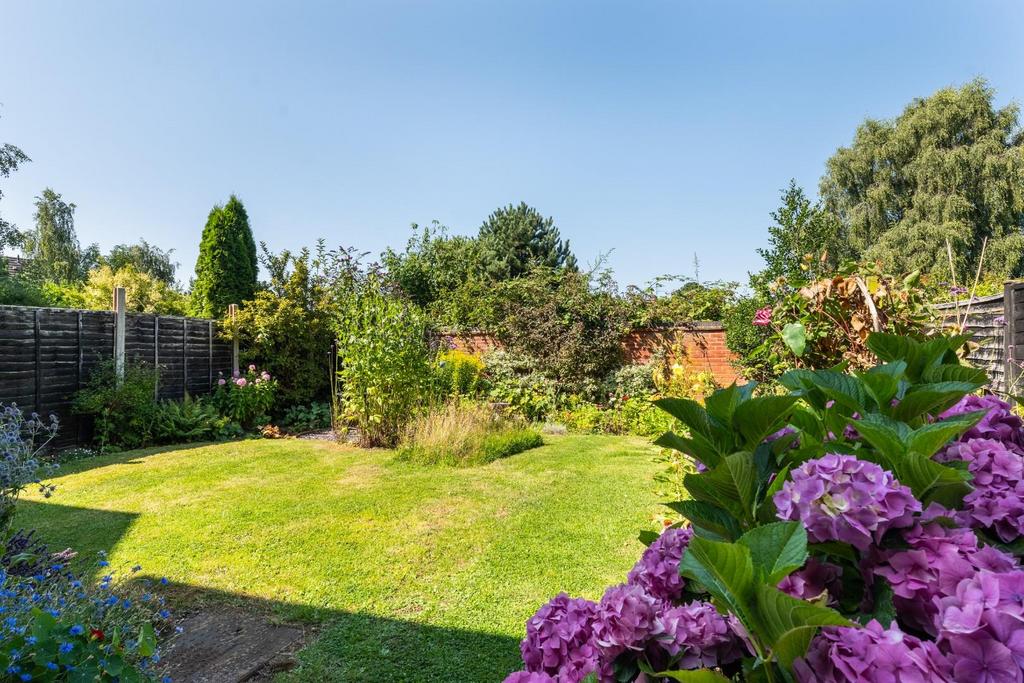 Garden-3.jpg