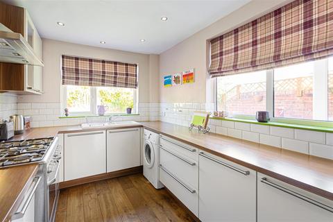 3 bedroom end of terrace house for sale, Main Avenue, York, YO31 0RT