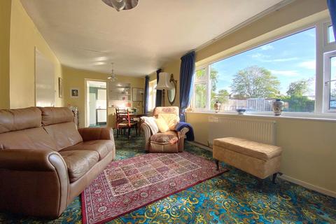 12 Maple Way, Burnham-on-crouch, CM0 8DE