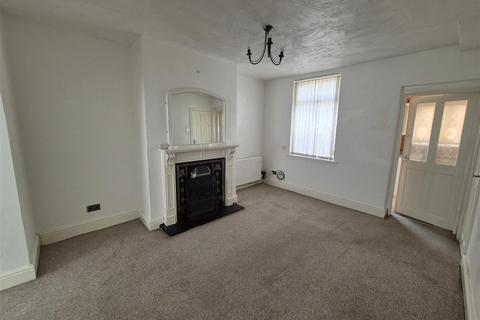 2 bedroom terraced house to rent, Warren Street, Fleetwood