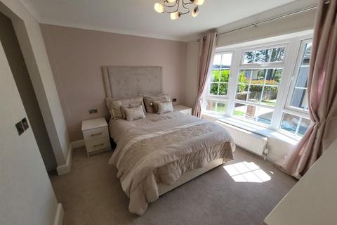 2 bedroom property for sale, Coneyhurst Road, Billingshurst