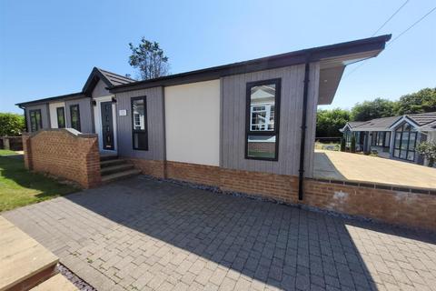 2 bedroom property for sale, Coneyhurst Road, Billingshurst